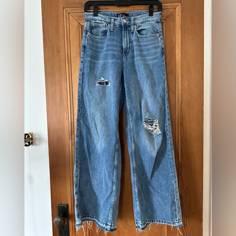 GAP Light Blue High Rise Wide Leg Distressed Jeans size 0/25R